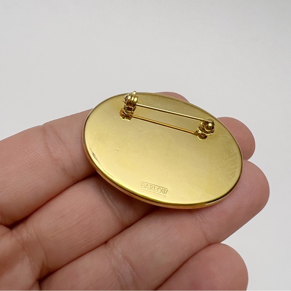 Vintage Barlow Signed Pineapple Goldtone Brooch Pin - Picture 3 of 3